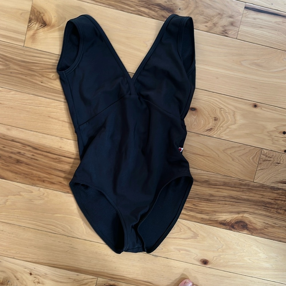 Yumiko Alicia Black Small